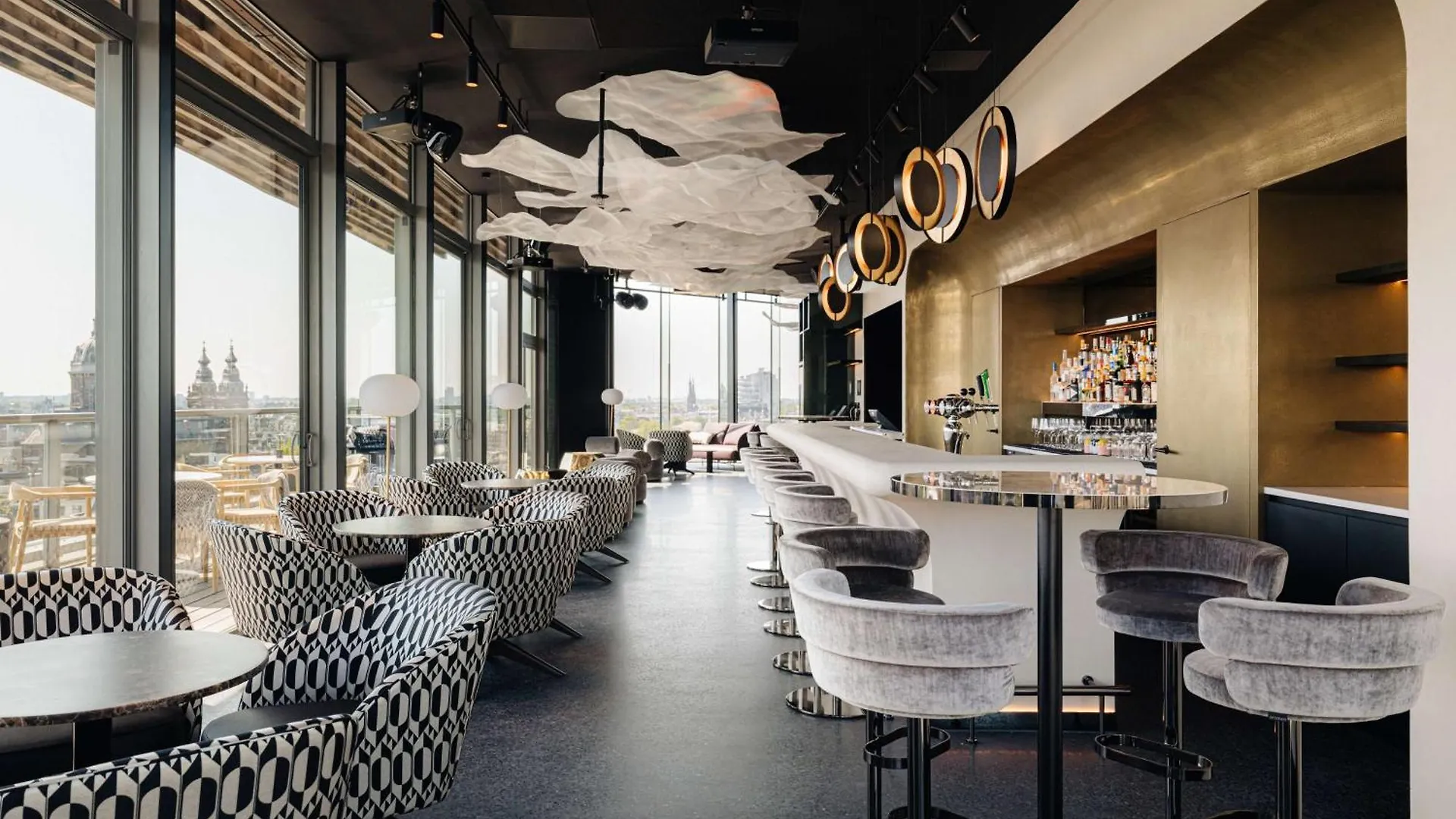 Doubletree By Hilton Amsterdam Centraal Station 4*,