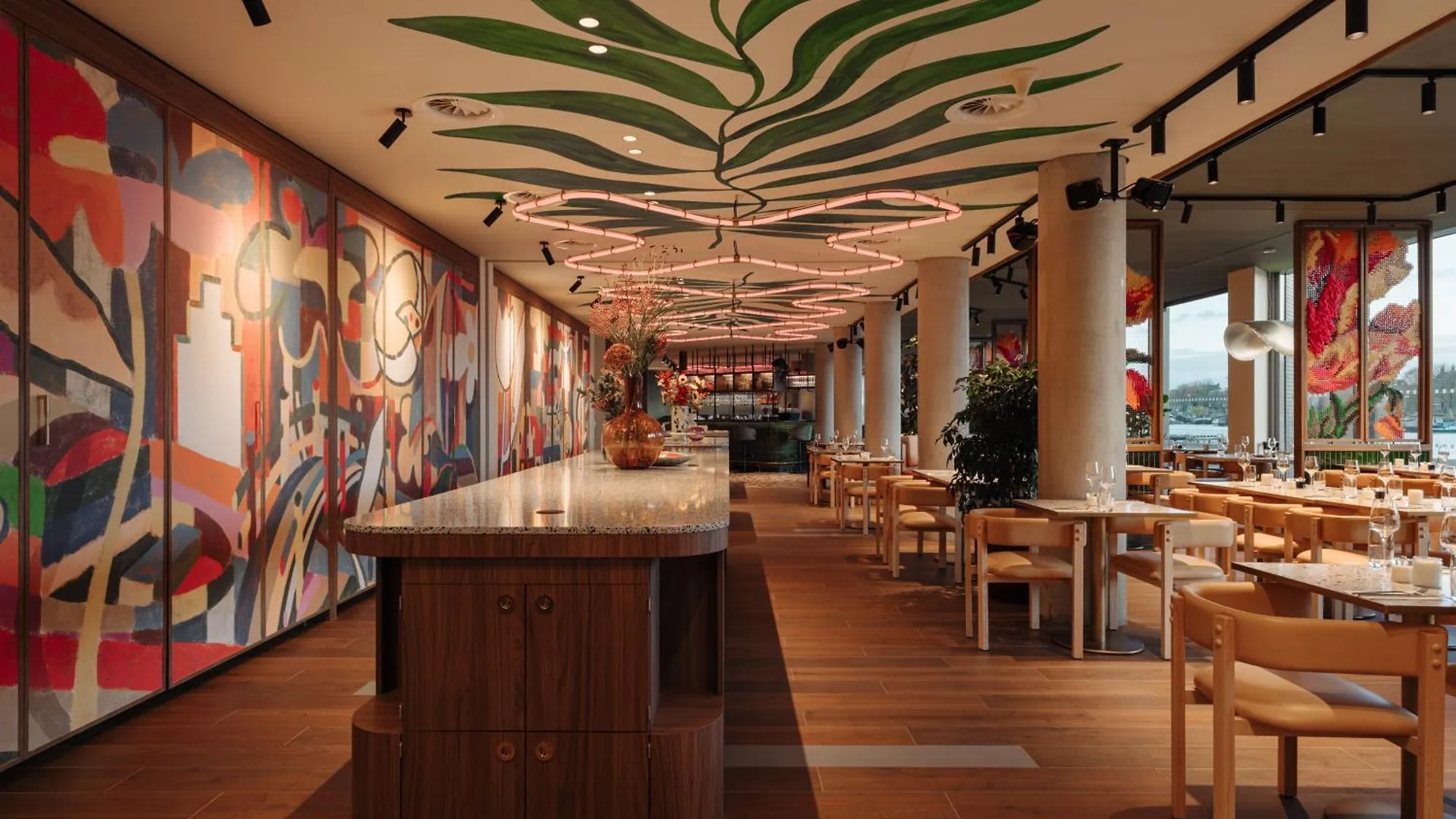Doubletree By Hilton Amsterdam Centraal Station 4*,