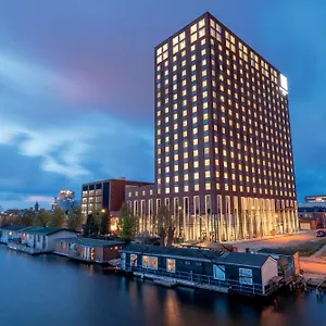 4* Szálloda Leonardo Royal