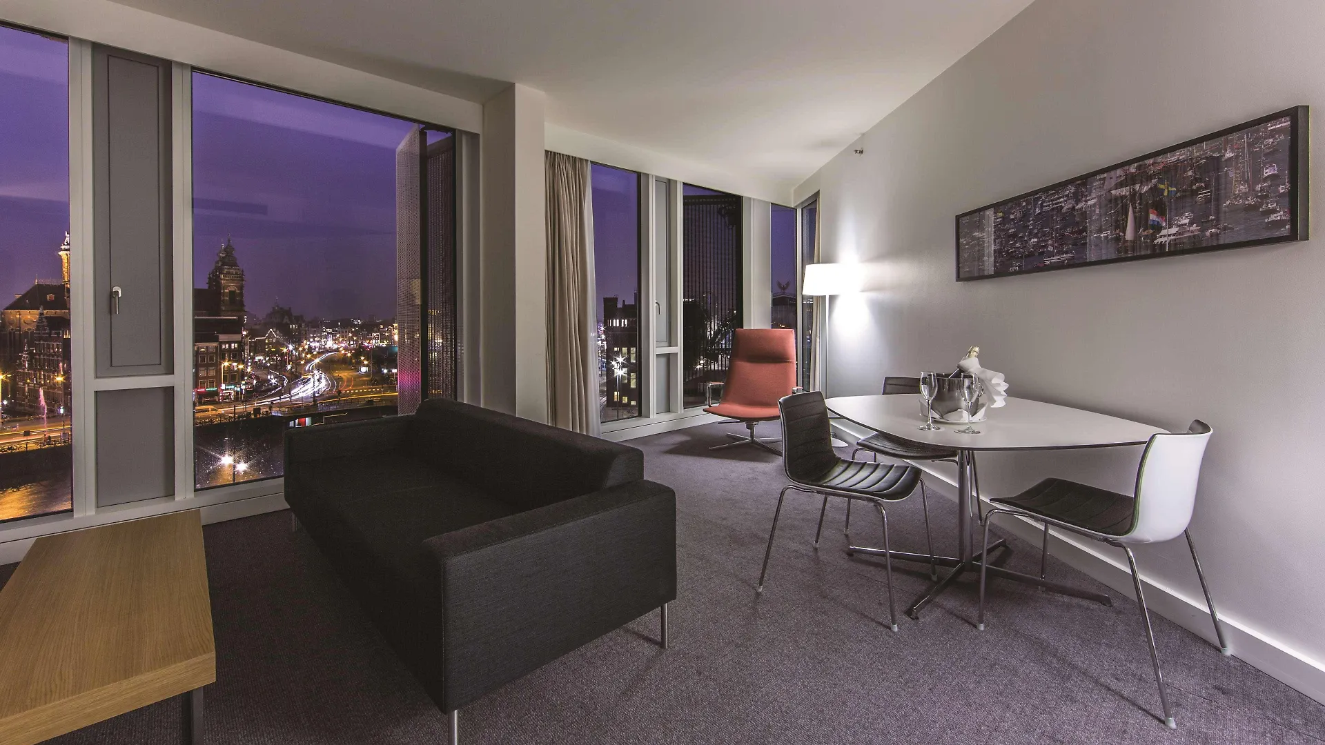 Doubletree By Hilton Amsterdam Centraal Station Hotel