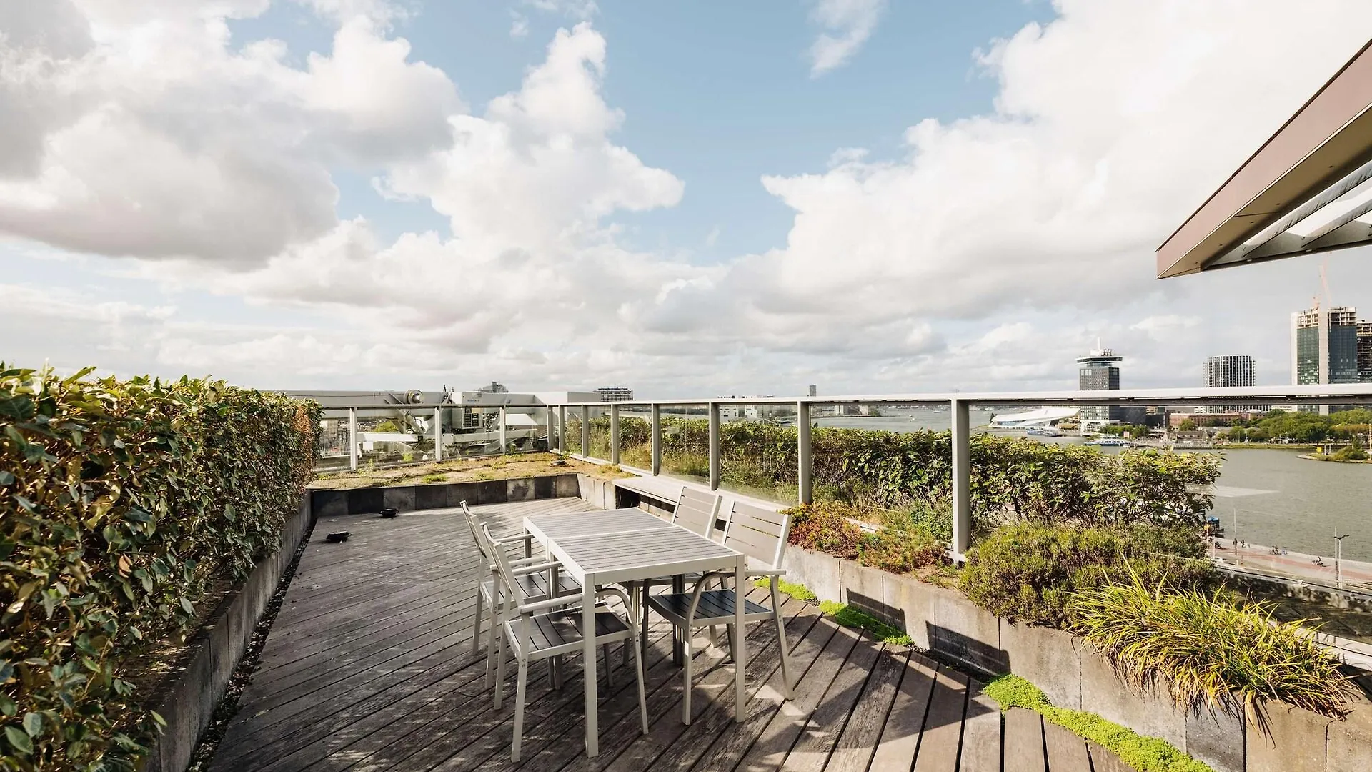 Doubletree By Hilton Amsterdam Centraal Station Hotel