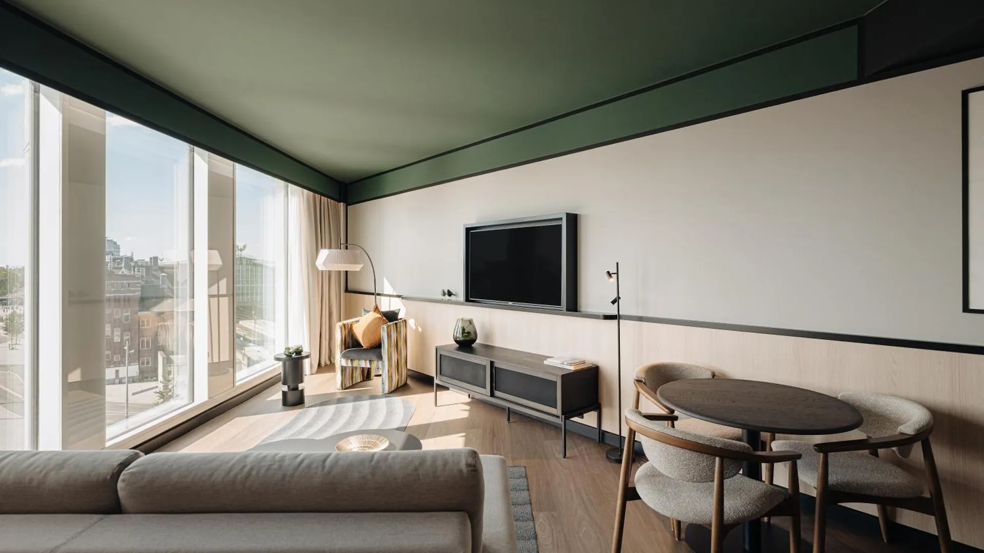 Doubletree By Hilton Amsterdam Centraal Station 4*,