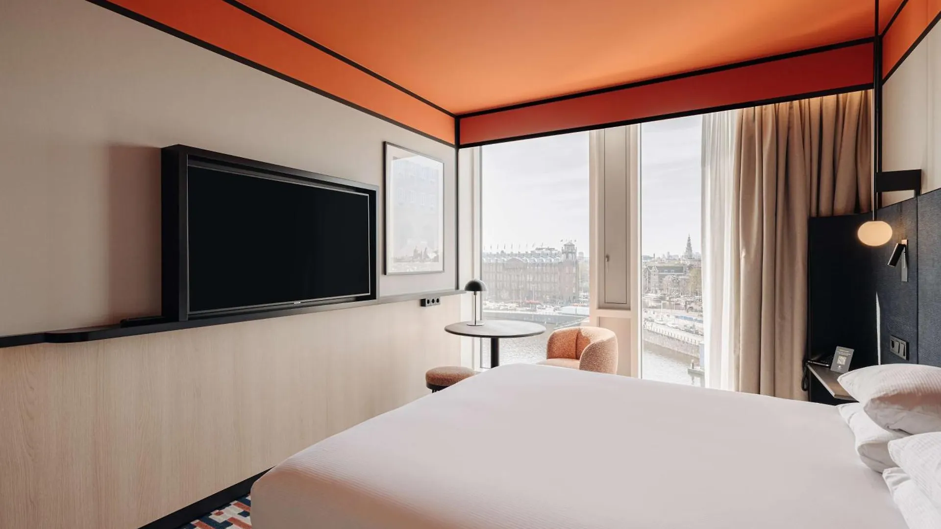 Hotel Doubletree By Hilton Amsterdam Centraal Station