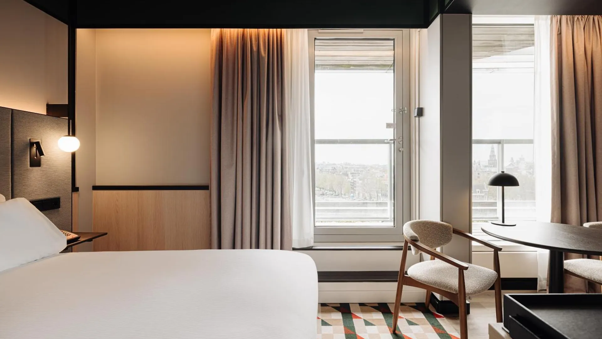 Hotel Doubletree By Hilton Amsterdam Centraal Station