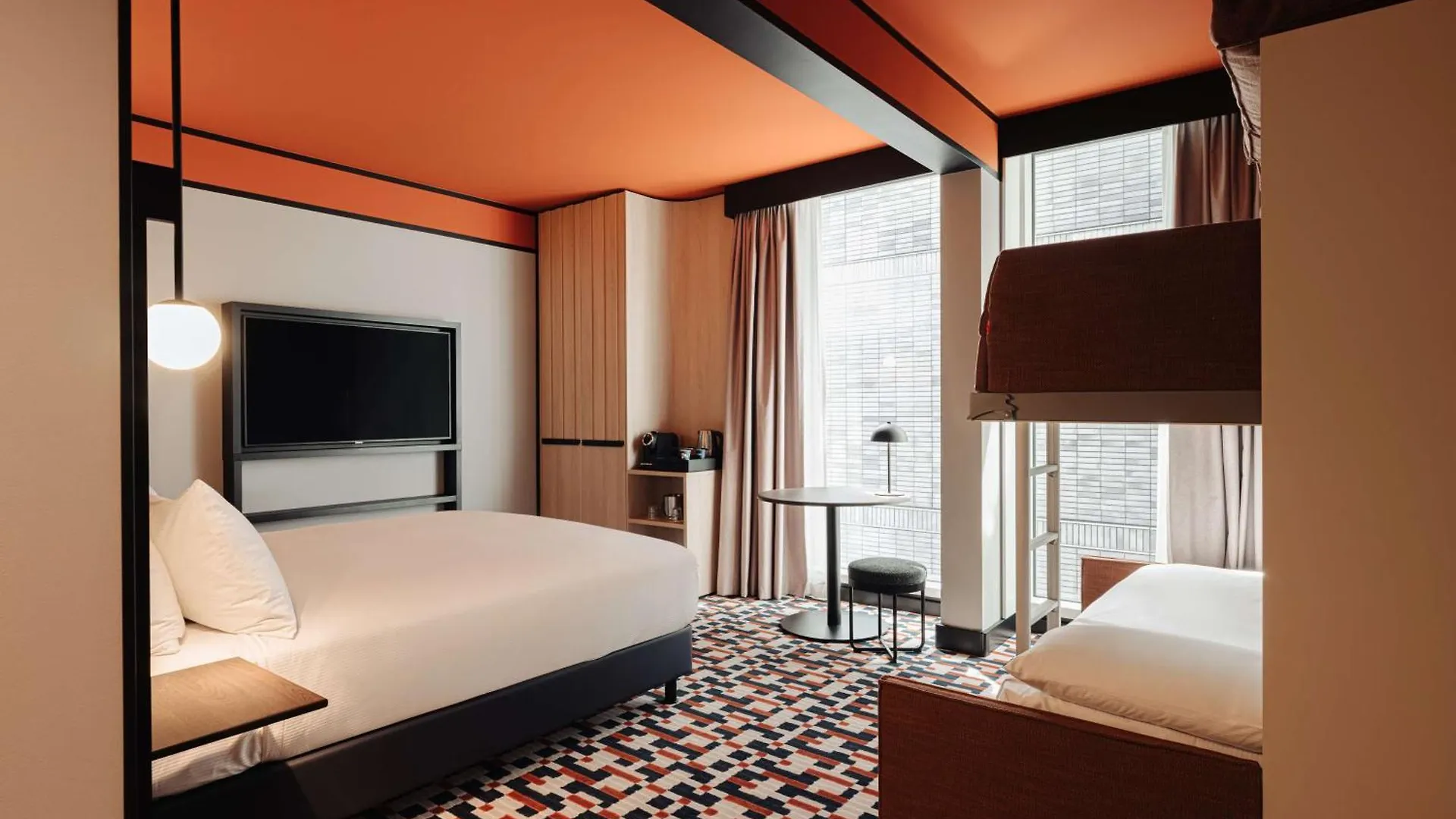 Doubletree By Hilton Amsterdam Centraal Station