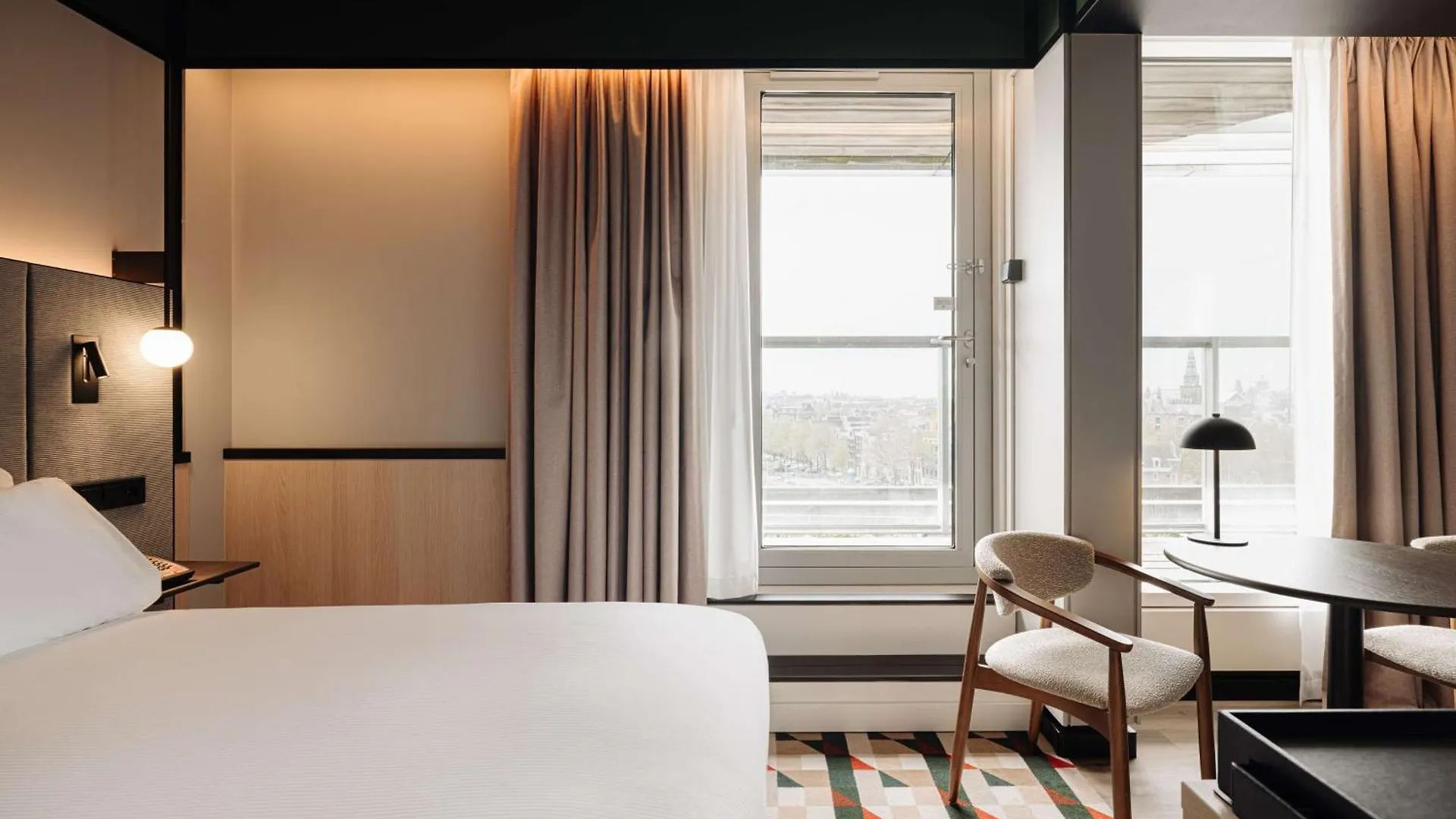 Doubletree By Hilton Amsterdam Centraal Station Hotel