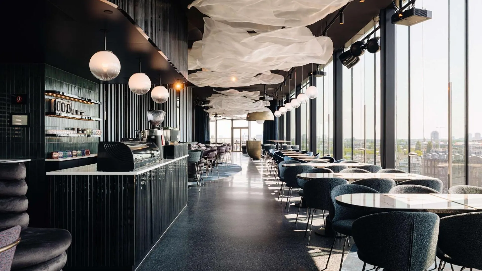 Doubletree By Hilton Amsterdam Centraal Station