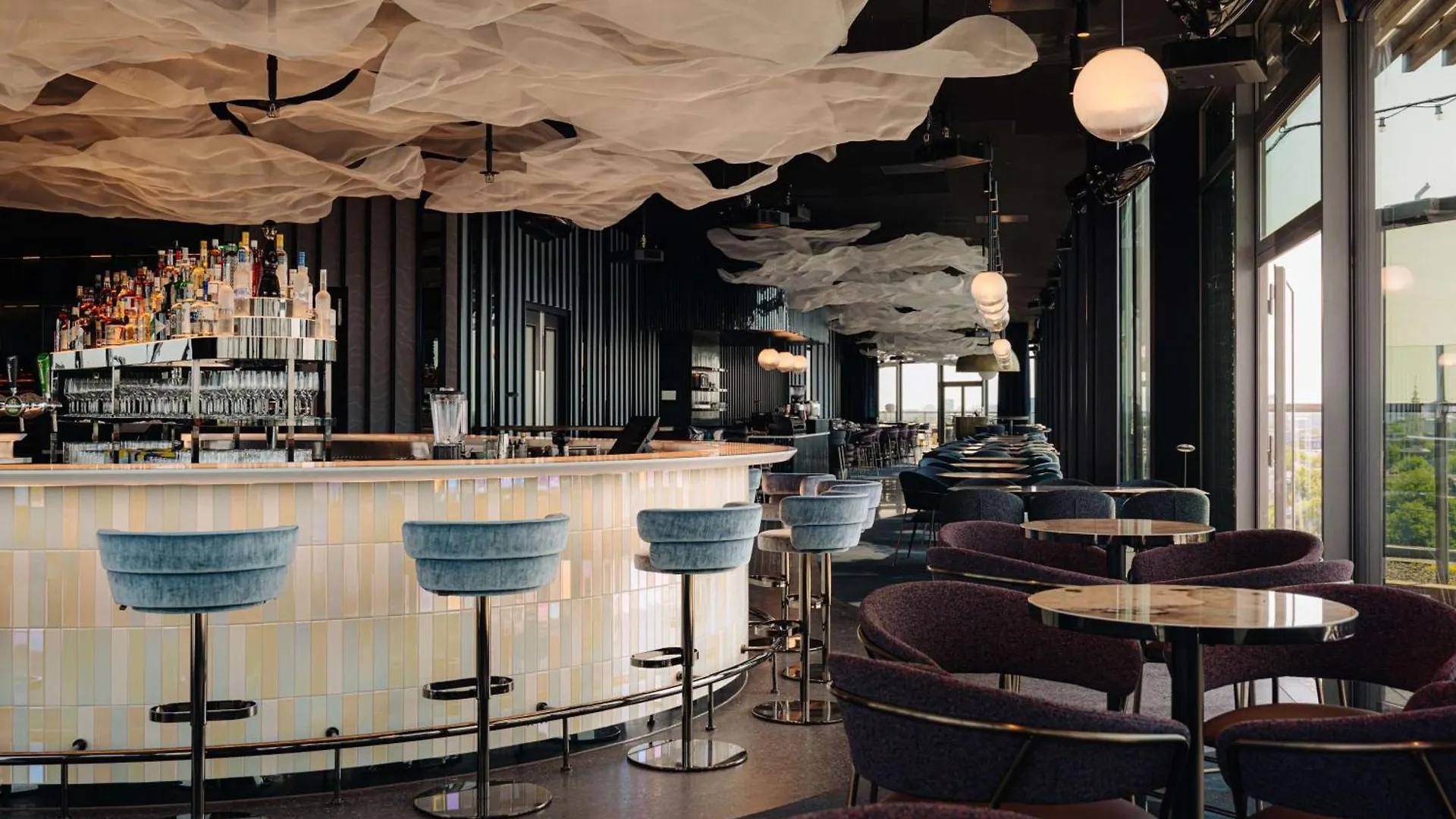 DoubleTree by Hilton Amsterdam Centraal Station